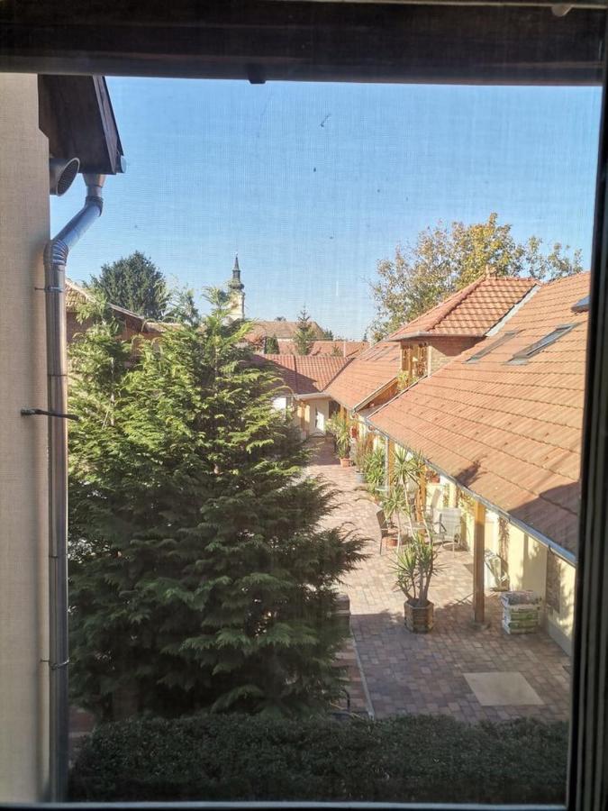 Hotel Lika Panzio Gyula Exterior foto